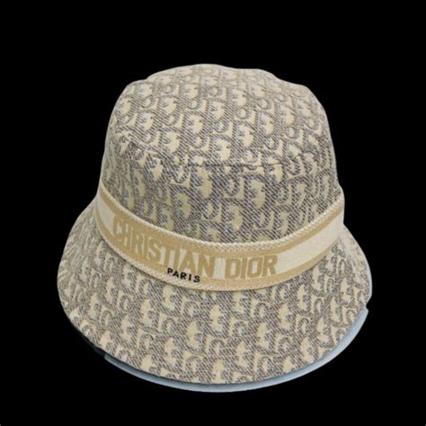 christian dior modes cappello|christian dior silhouette 2016.